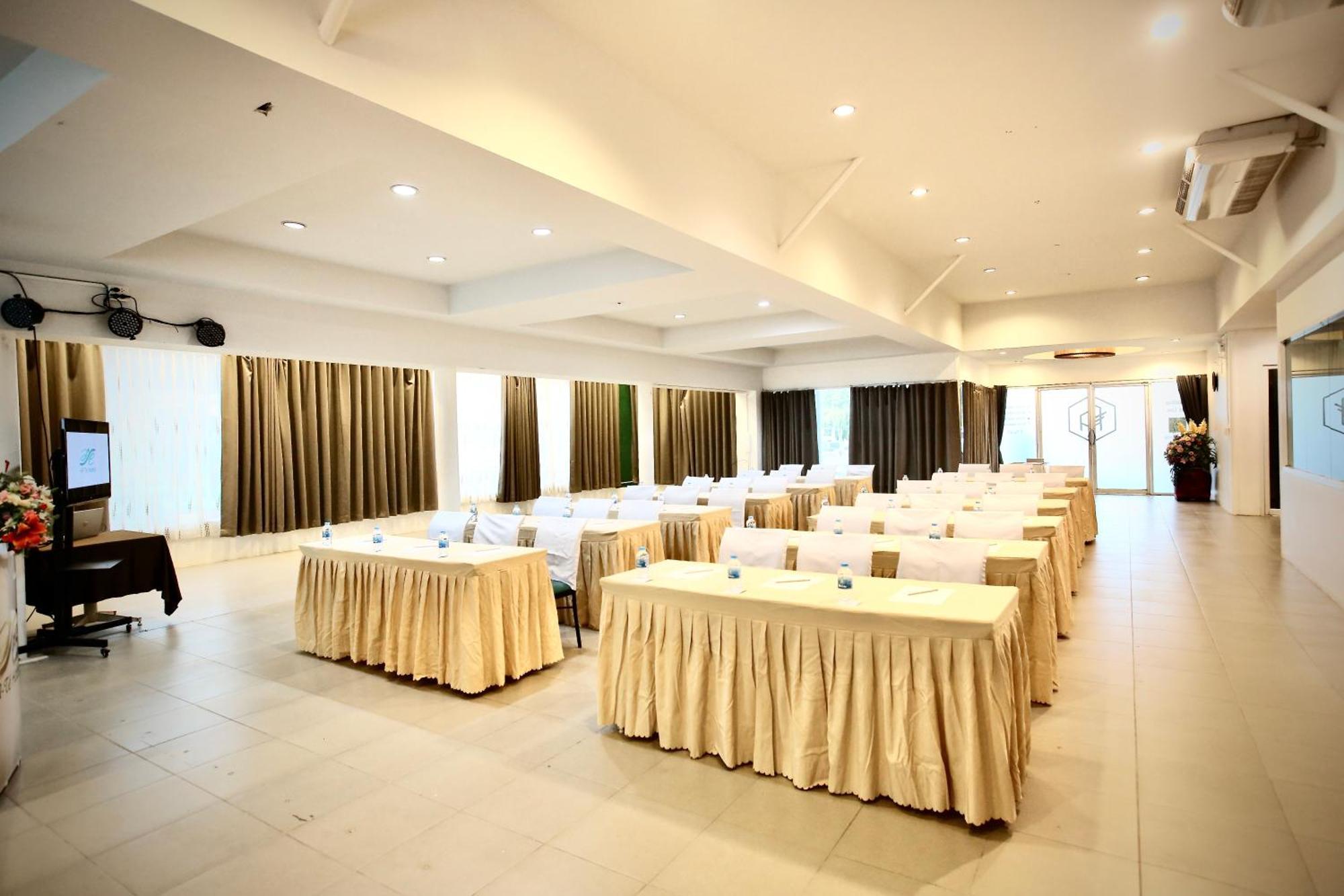 A-Te Chumphon Hotel - Sha Plus Exterior foto
